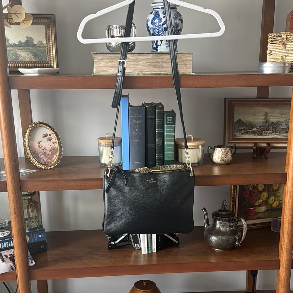 Kate Spade Black Crossbody Bag Sleek Design
